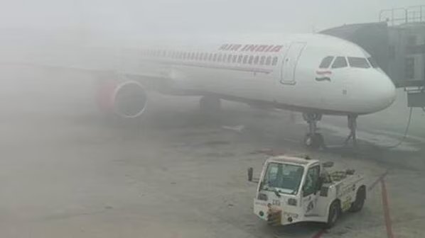 Delhi weather: 30 flights delayed, 17 cancelled due to bad weather conditions